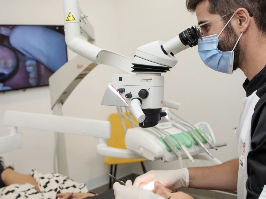 novas tecnologias em medicina dentária microscópio